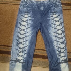 Stylish Blue Tie-Dye Capris